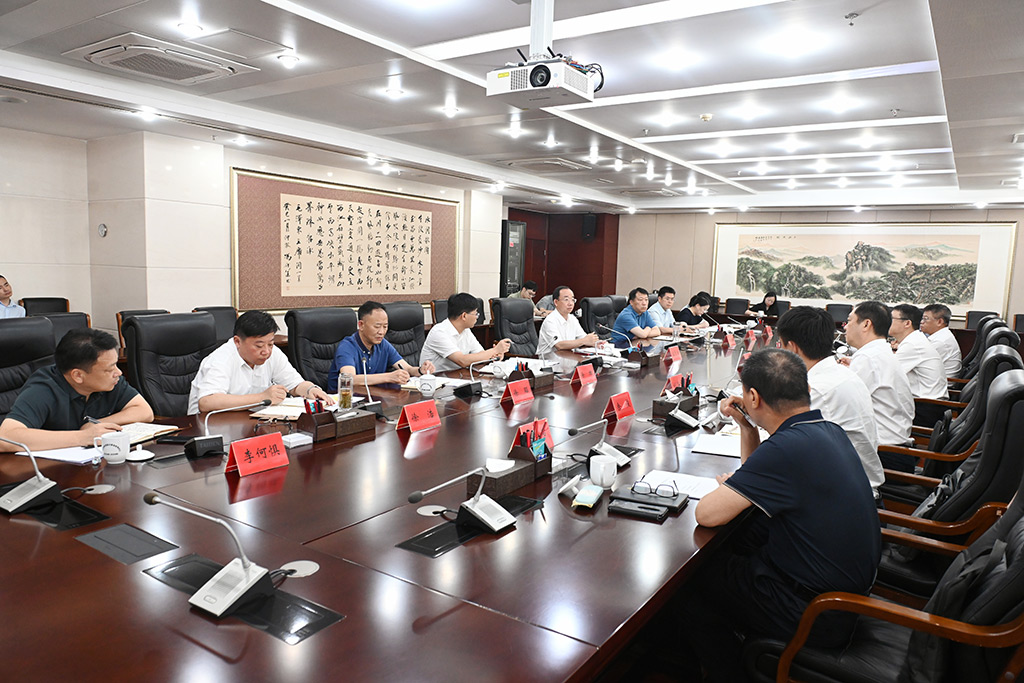 1806024430043637.jpg 上午会见照片.jpg